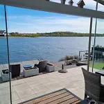 Chalé Klein Vink - Boulevard 27 Arcen